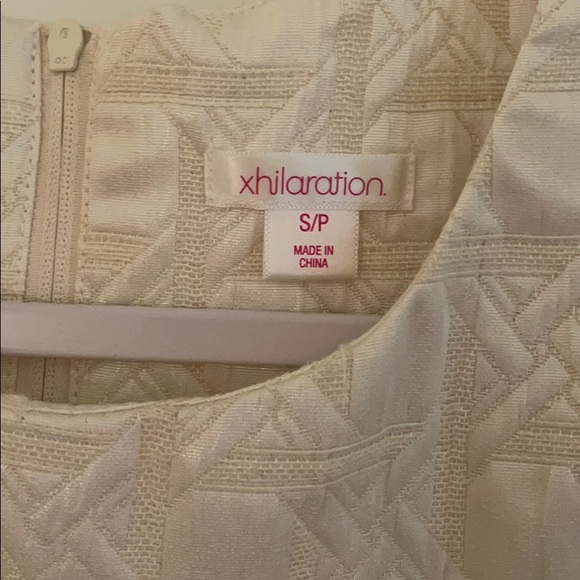 Textured solid cream shift dress - Picture 3 of 3